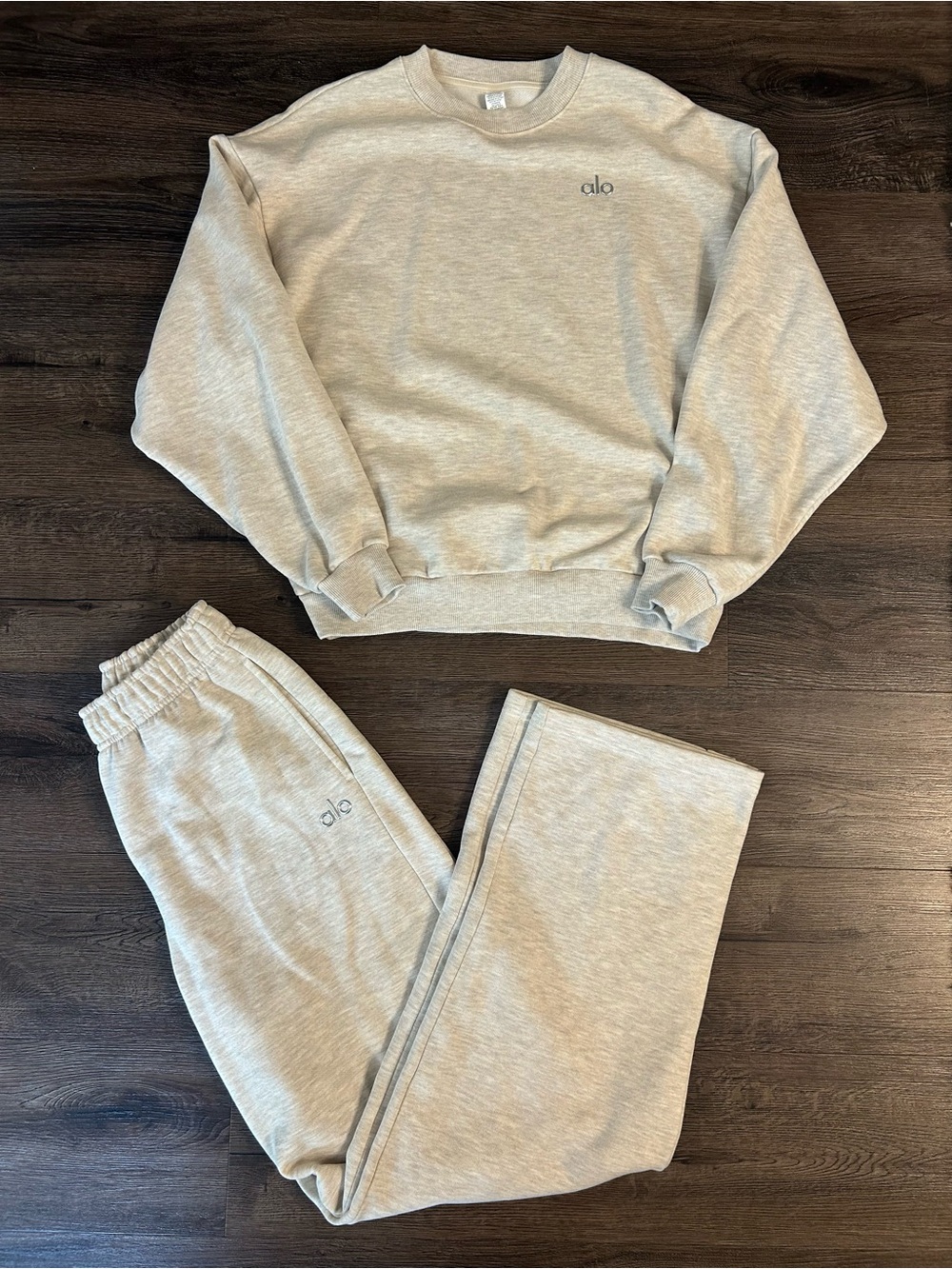 Alo Yoga Accolade Oatmeal Heather Set